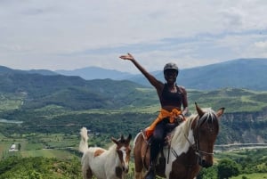 Përmet: Increíble experiencia a caballo en el PN de Vjosa