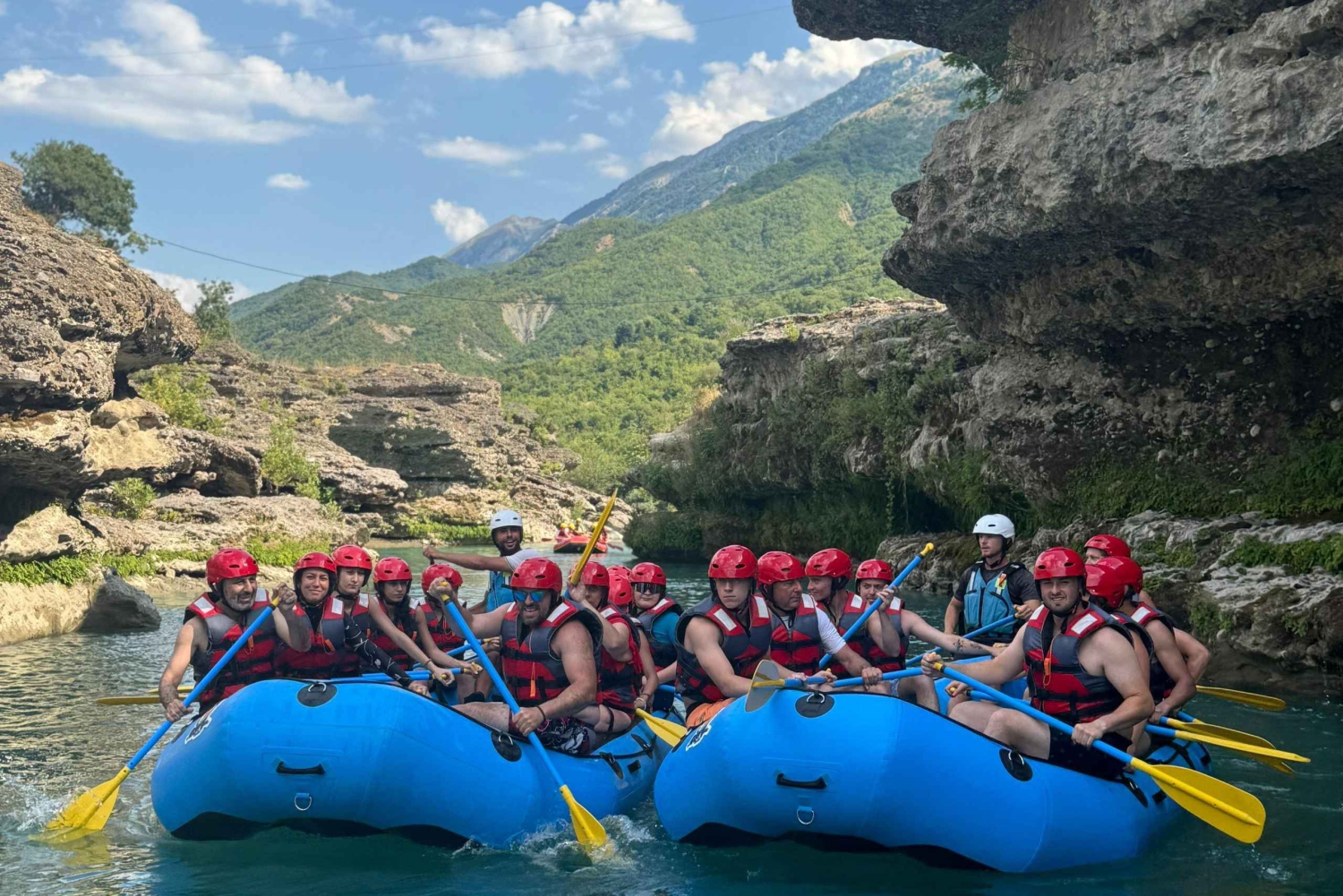 Permet: Rafting-Tour mit Klippenspringen und Thermalbädern