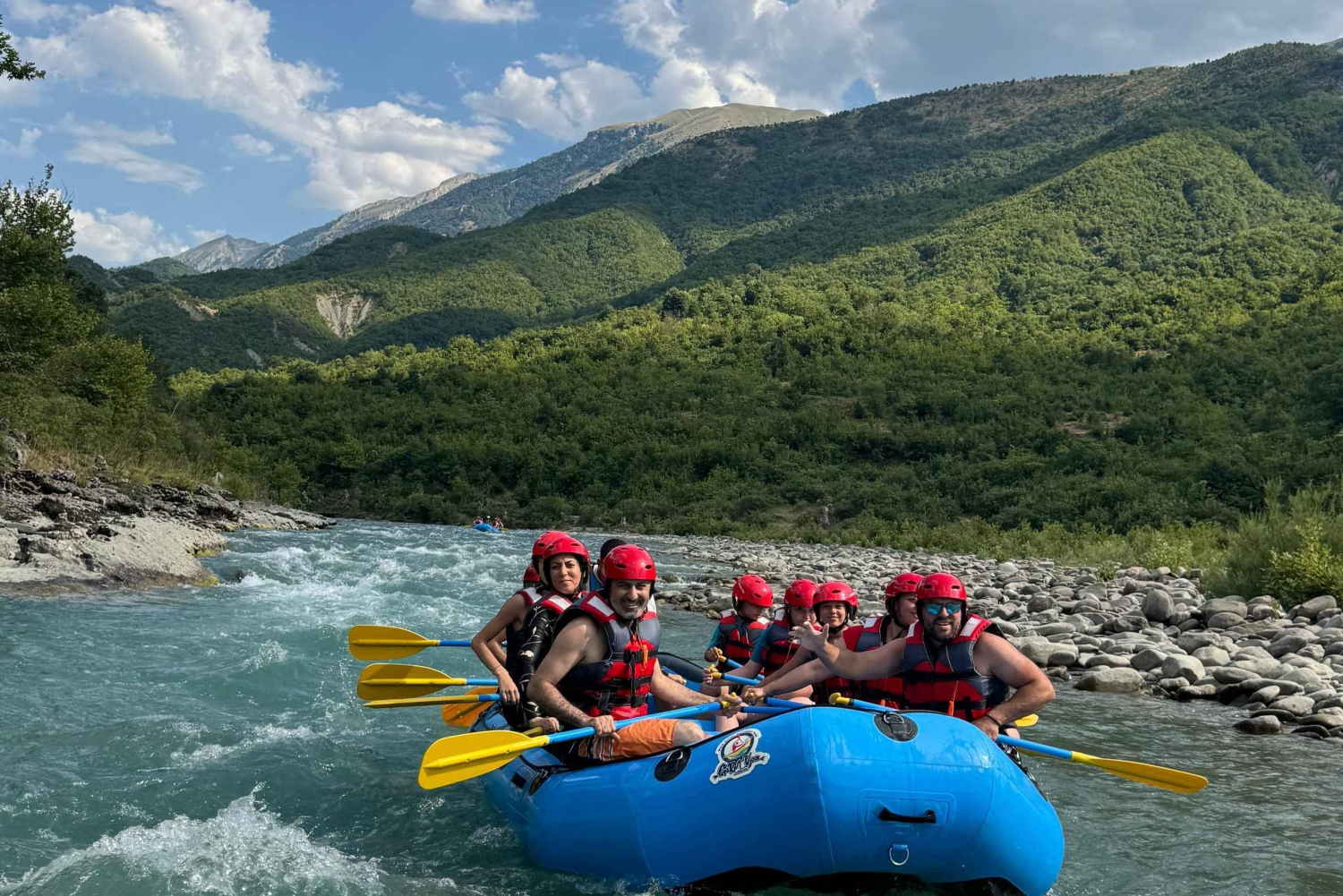 Permet: Rafting-Tour mit Klippenspringen und Thermalbädern