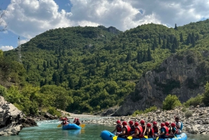 Permet: Rafting-Tour mit Klippenspringen und Thermalbädern