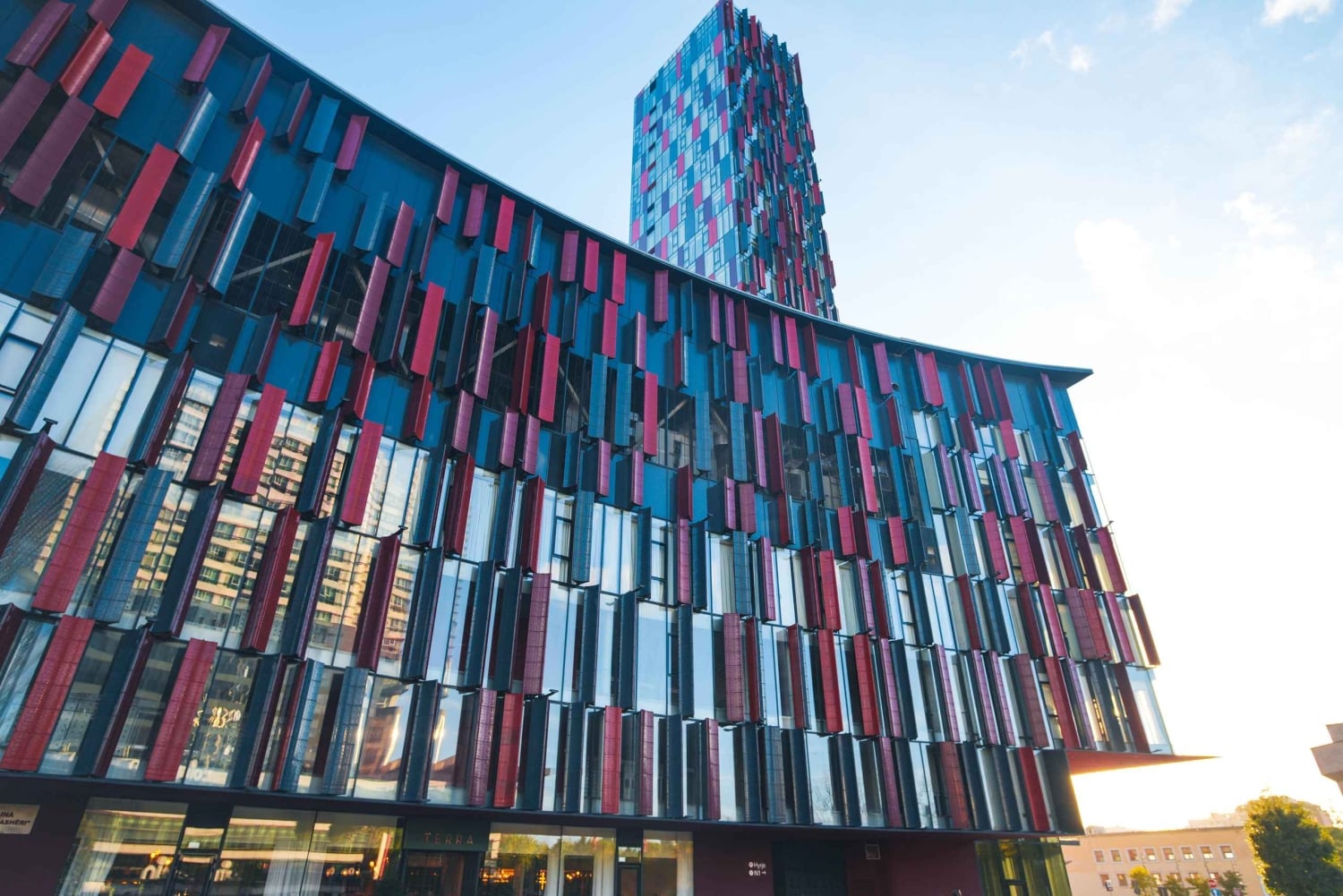 ティラナで専属フォトグラファー（1日前までのご予約が必要です！）