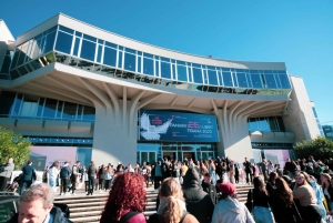 ティラナで専属フォトグラファー（1日前までのご予約が必要です！）