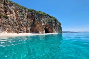 Himare: Pirates Cave Boat Tour:Lets swim to the caves