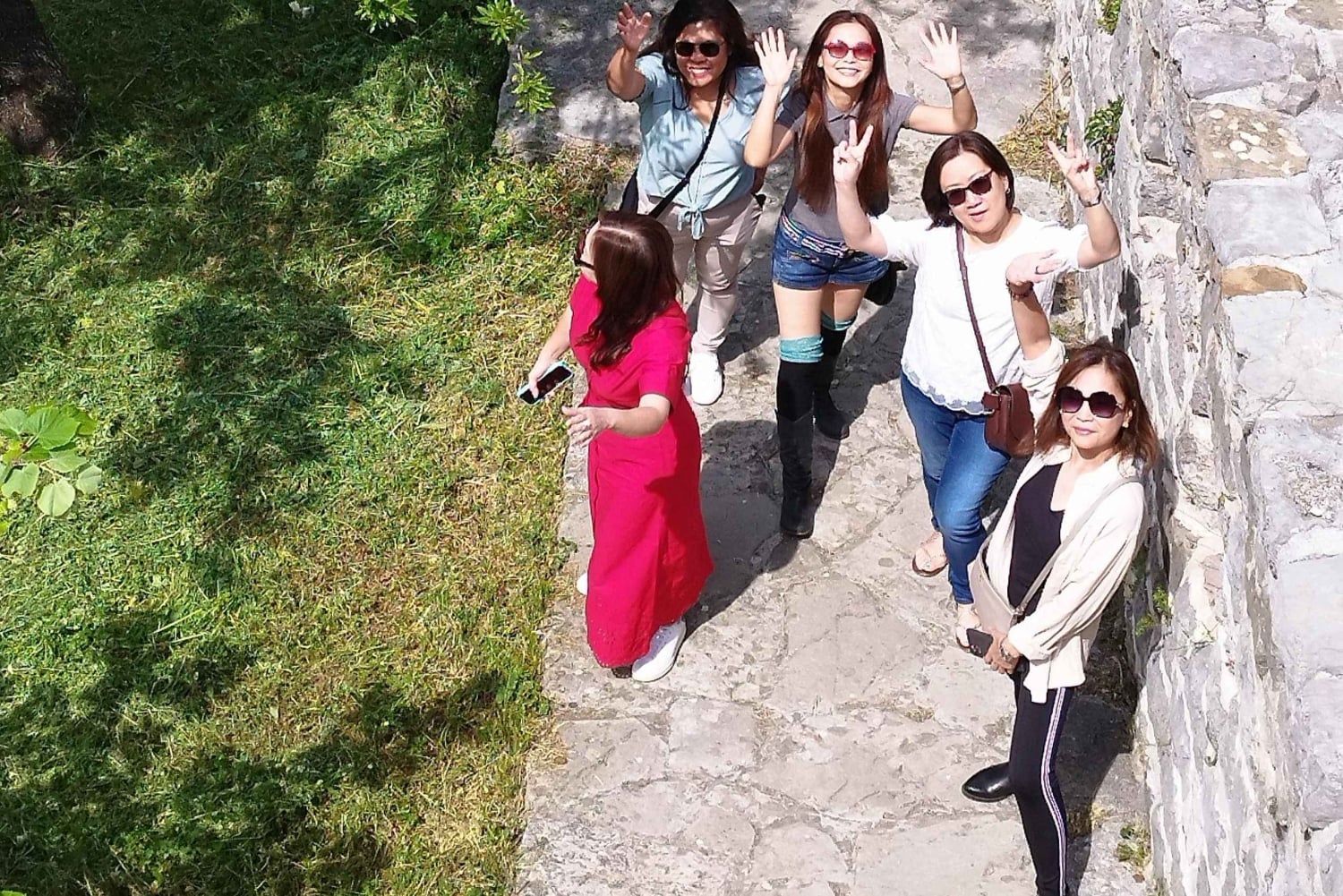 Podgorica: Besøk i Albania, Skadarsjøen og Rozafa slott