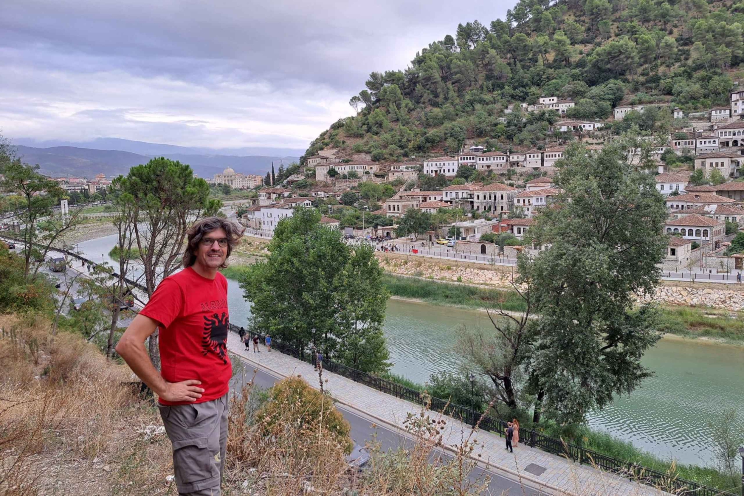 Premium-kävelykierros Beratissa asiantuntijaoppaiden kanssa