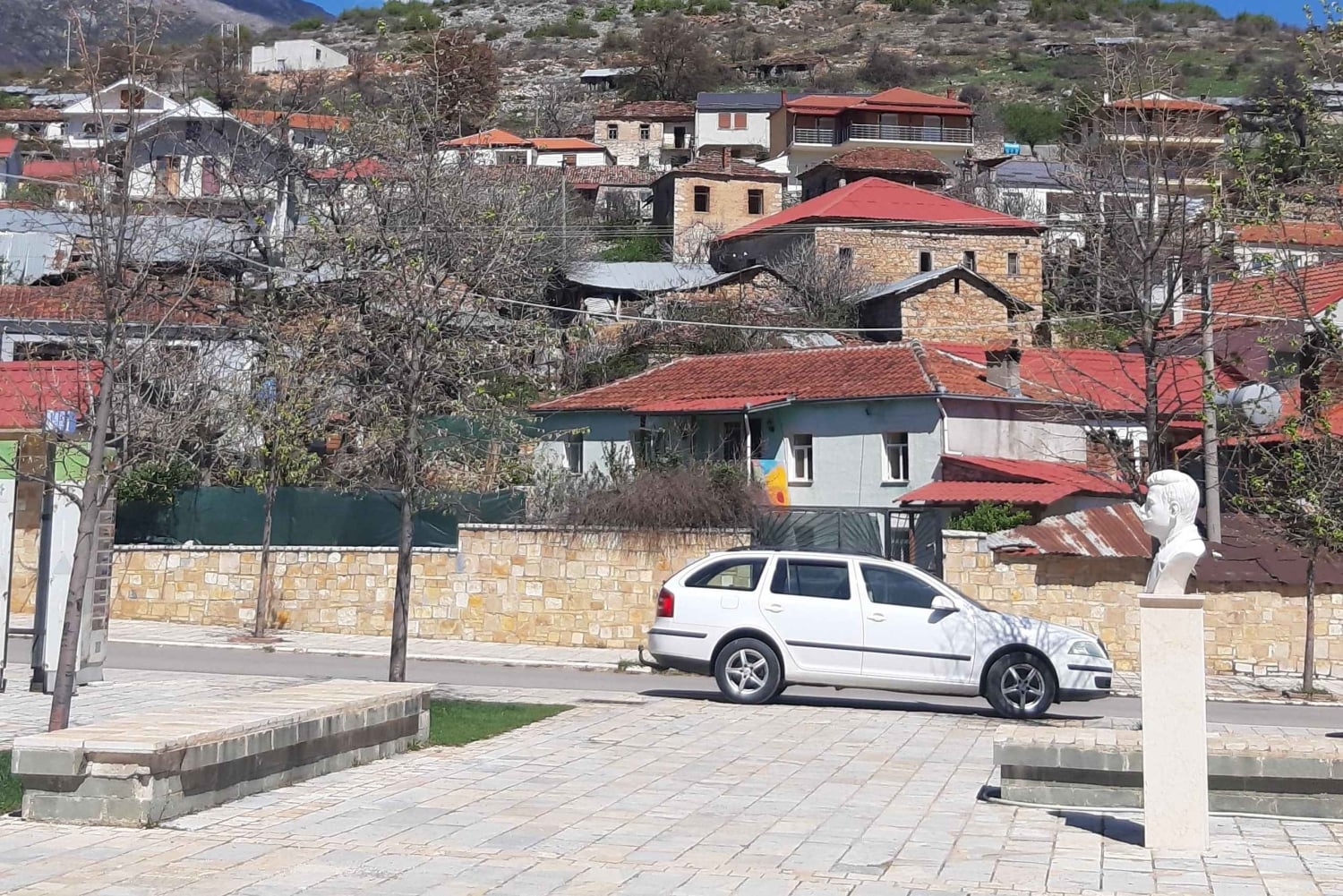 Lago di Prespa: esperienza in barca a Pustec e all'isola di Maligrad