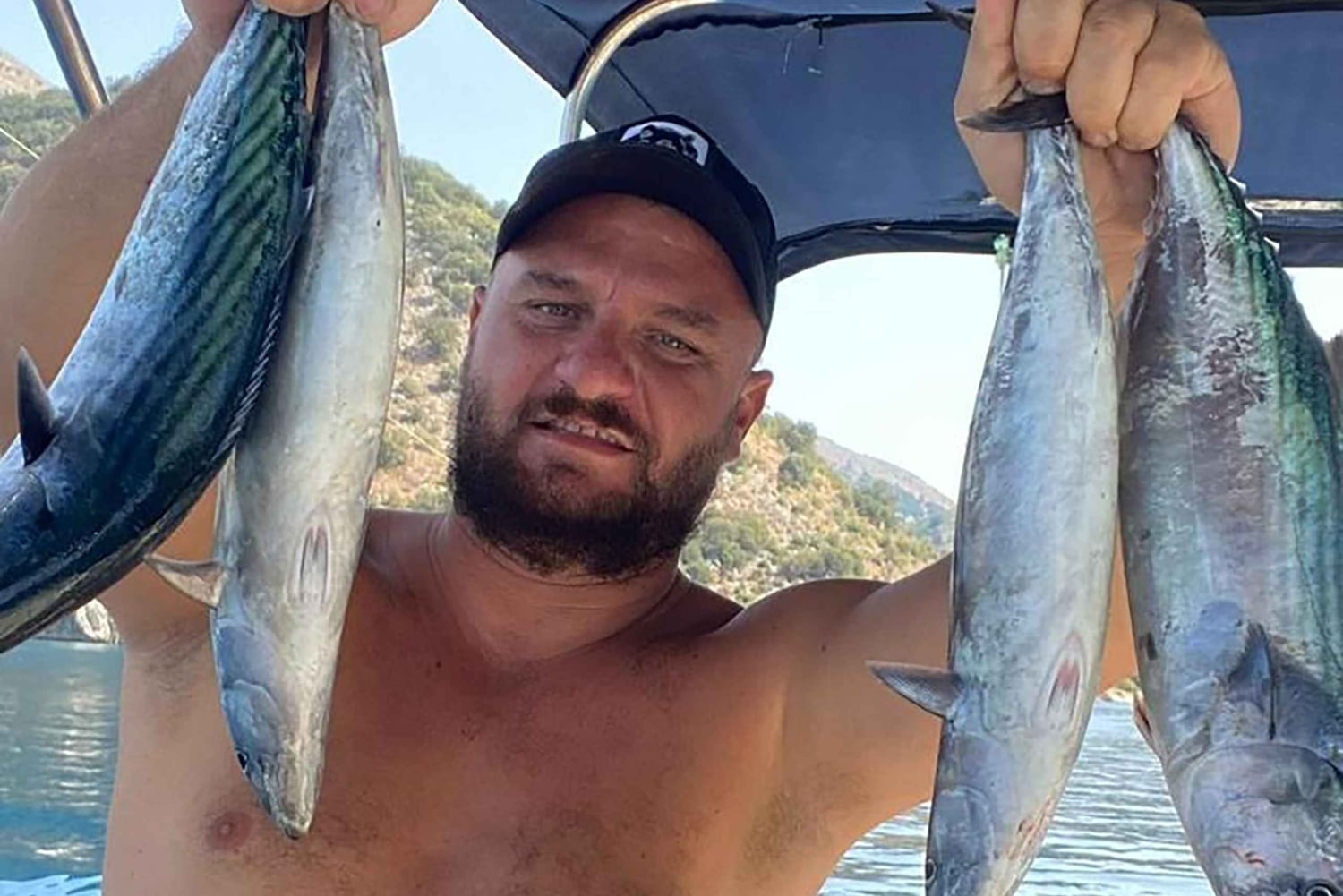 プライベート釣りツアー - サランダの遠洋ボートツアー