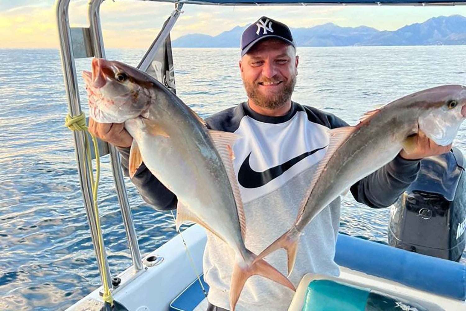 プライベート釣りツアー - サランダの遠洋ボートツアー