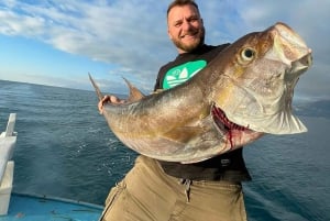 プライベート釣りツアー - サランダの遠洋ボートツアー