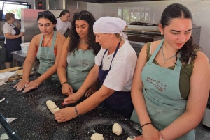 Privat traditionel albansk Lakror-madlavningskursus i Ksamil