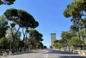 Tirana: Excursão a pé expressa com um guia de turismo