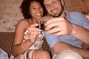 Degustação de raki e harmonização com meze com especialista em Tirana
