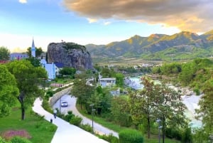 RED LINE: Passeio VIP de um dia com SUV: Vlore-Gjirokaster-Permet