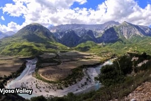 RED LINE: Passeio VIP de um dia com SUV: Vlore-Gjirokaster-Permet