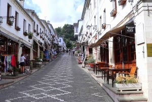 RED LINE: Passeio VIP de um dia com SUV: Vlore-Gjirokaster-Permet