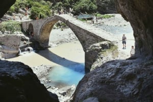 RED LINE: Passeio VIP de um dia com SUV: Vlore-Gjirokaster-Permet