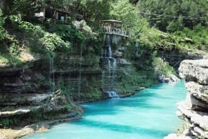 RED LINE: Passeio VIP de um dia com SUV: Vlore-Gjirokaster-Permet