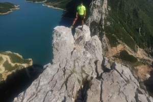 Escalada em rocha em Tirana, aventura nas montanhas