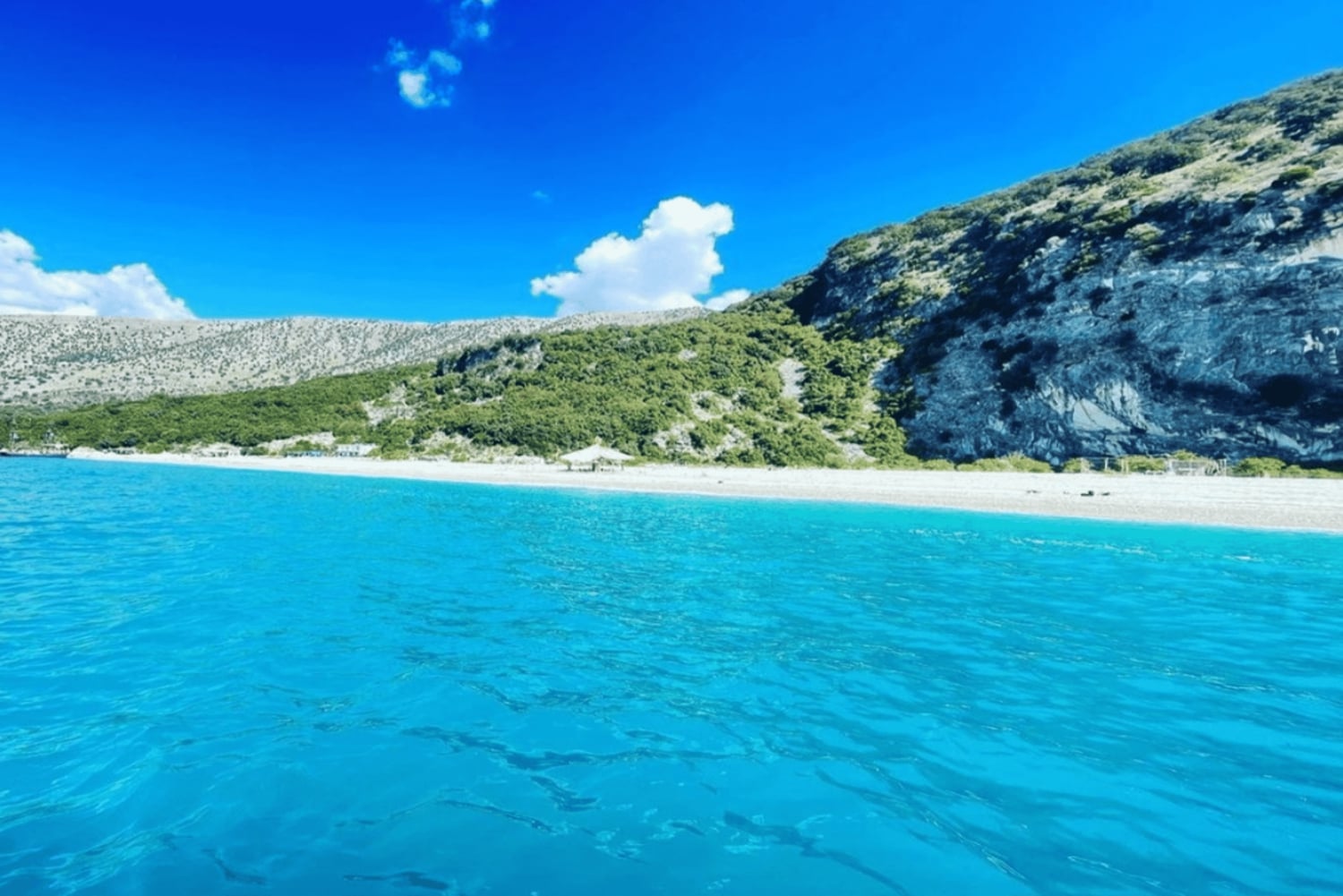 Roxer Boat Tours: tours en barco diarios por la costa jónica