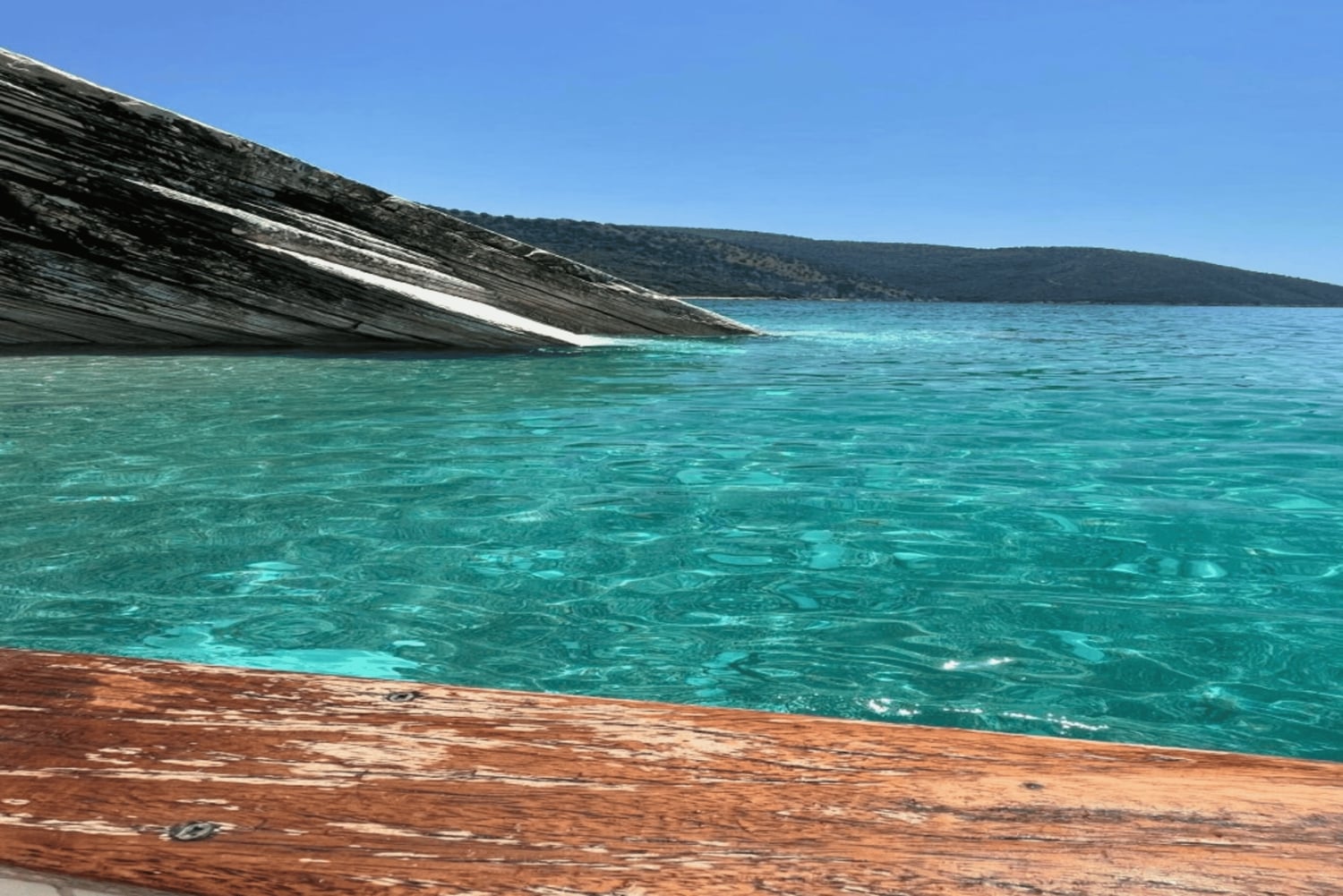 Roxer Boat Tours: tours en barco diarios por la costa jónica
