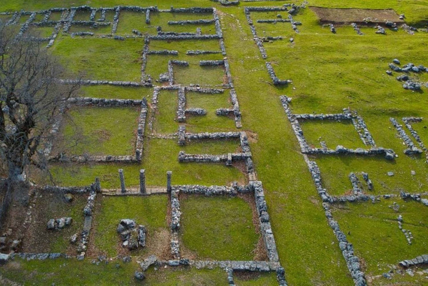Saranda: Antigonea Ruins Tour with Lunch & Photo Stops