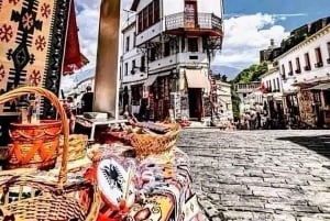 Tour de un día: Ojo Azul, Gjirokaster, puente otomano y Lekursi