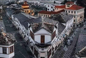 Tour de un día: Ojo Azul, Gjirokaster, puente otomano y Lekursi