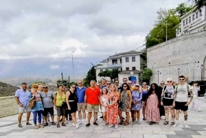Tour de un día: Ojo Azul, Gjirokaster, puente otomano y Lekursi