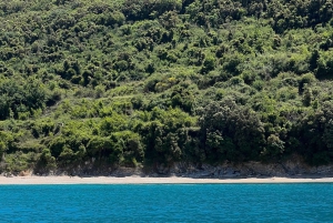 Tour en barco por Saranda: Krorez, Kakome, Gremina, cuevas y soldado