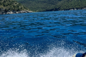 Tour en barco por Saranda: Krorez, Kakome, Gremina, cuevas y soldado