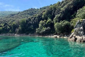 Tour en barco por Saranda: Krorez, Kakome, Gremina, cuevas y soldado