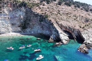 Tour en barco por Saranda: Krorez, Kakome, Gremina, cuevas y soldado
