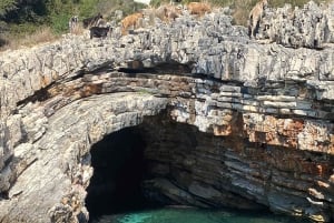 Saranda: Boat tour to 7 destinations end snorkeling