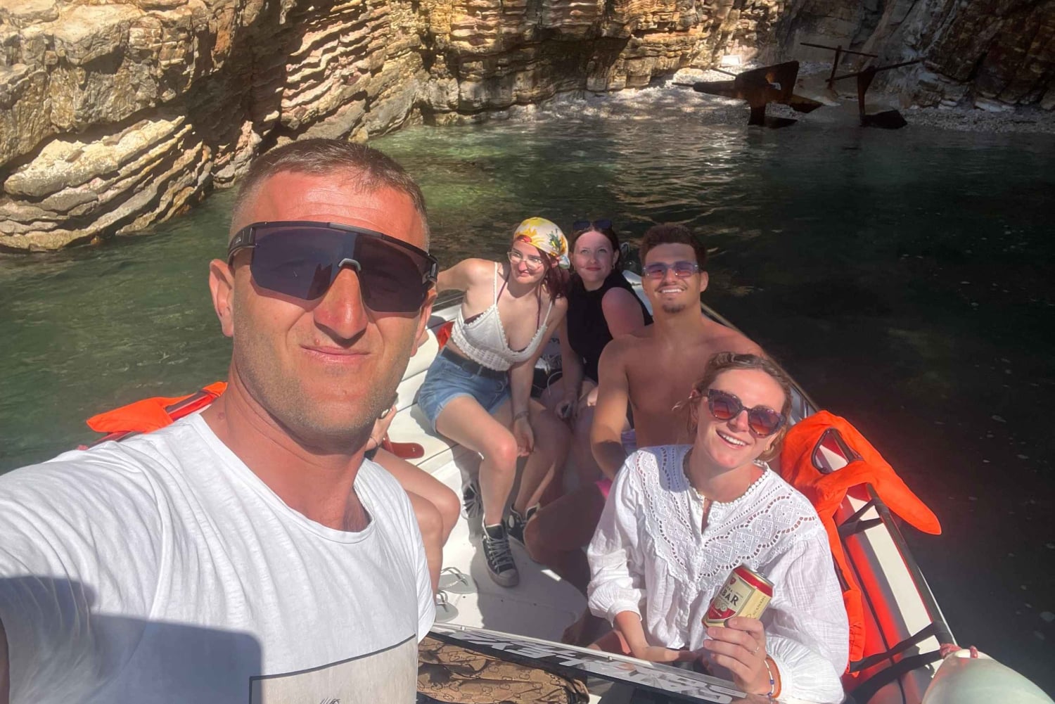 Saranda: tour en barco a 7 destinos y snorkel