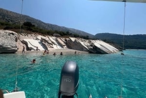 Saranda: Boat tour to 7 destinations end snorkeling