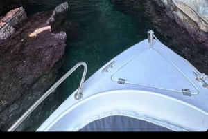 Sarandë:Krorez Boat Tour with Free Umbrella&Snorkelling mask