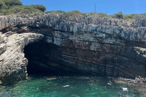 Saranda: Båttur til Kakome, grotter og strender med snorkling