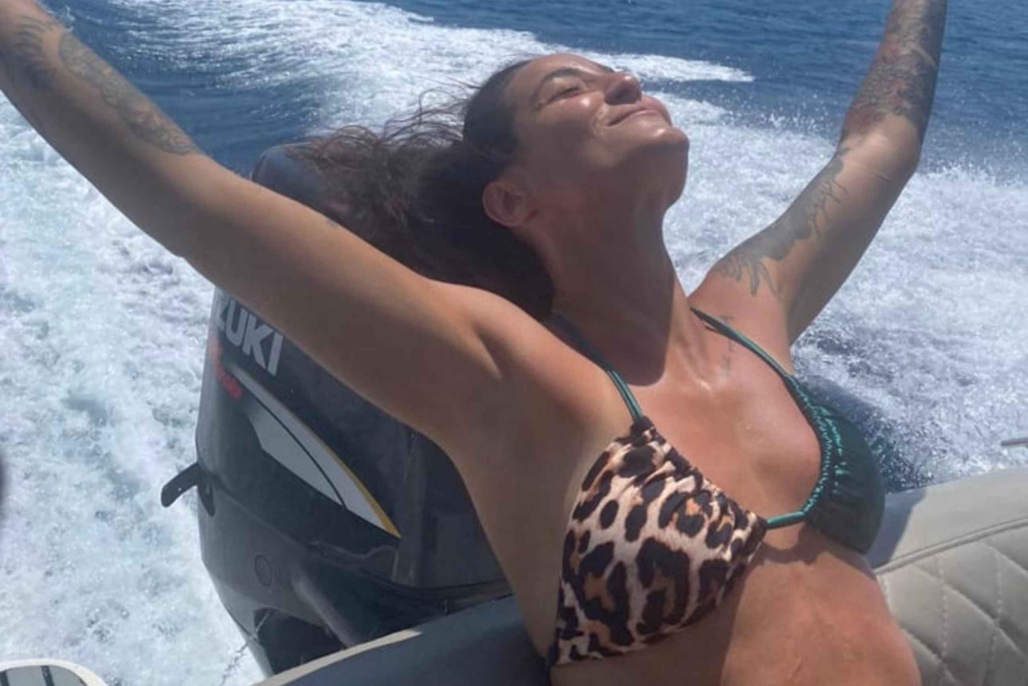 Saranda: Båttur till Kroreza med snorkling och parasoll