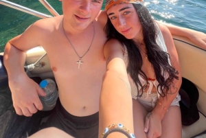 Saranda: Båttur till Kroreza med snorkling och parasoll