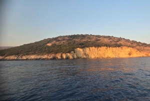 Saranda: Båttur till Kroreza med snorkling och parasoll