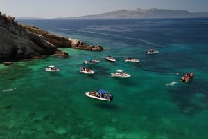 Saranda: viaje en barco con 6 paradas, bebida y snorkel gratis