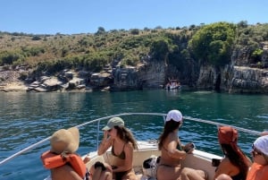 Saranda: viaje en barco con 6 paradas, bebida y snorkel gratis