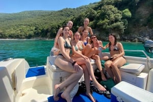 Saranda: viaje en barco con 6 paradas, bebida y snorkel gratis