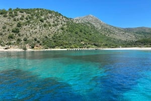 Saranda: viaje en barco con 6 paradas, bebida y snorkel gratis