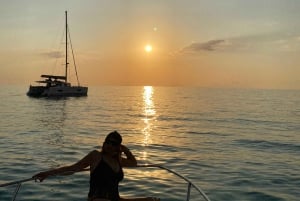 Saranda: viaje en barco con 6 paradas, bebida y snorkel gratis