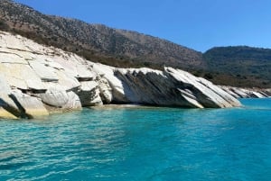 Saranda: viaje en barco con 6 paradas, bebida y snorkel gratis