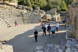 Saranda: Butrint, Ksamil, Blue Eye och Lekuresi Castle Tour