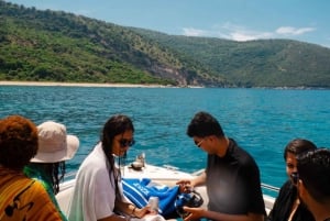 Saranda: Boat tour to 7 destinations end snorkeling