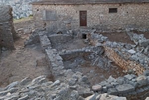 Saranda: kommunism, panoramautsikt, kloster och moské