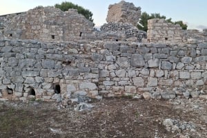 Saranda: kommunism, panoramautsikt, kloster och moské